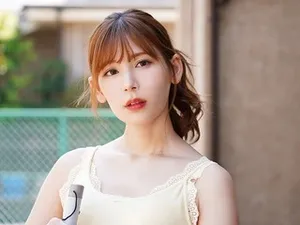 Một cô gái có đôi chân dài và ngoại hình ưa nhìn trong bộ đồ màu xanh đang quan hệ tình dục. Cô ấy mặc trang phục xuyên thấu gợi cảm và vặn vẹo cơ thể để quyến rũ rồi giơ chân lên đứng dậy rồi thâm nhập...